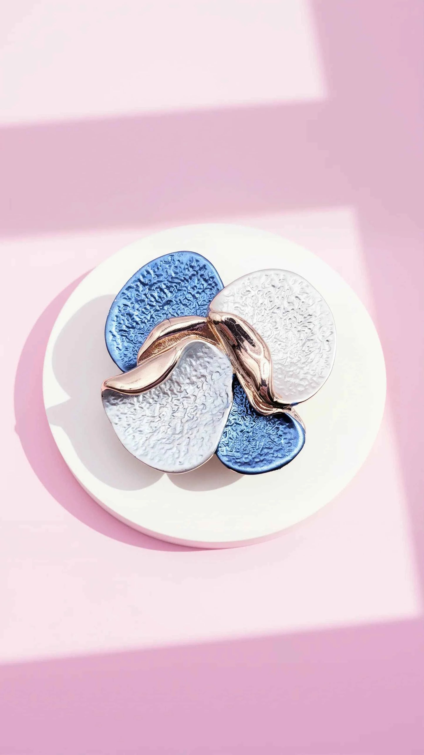 Abstract Magnetic Wave Brooch