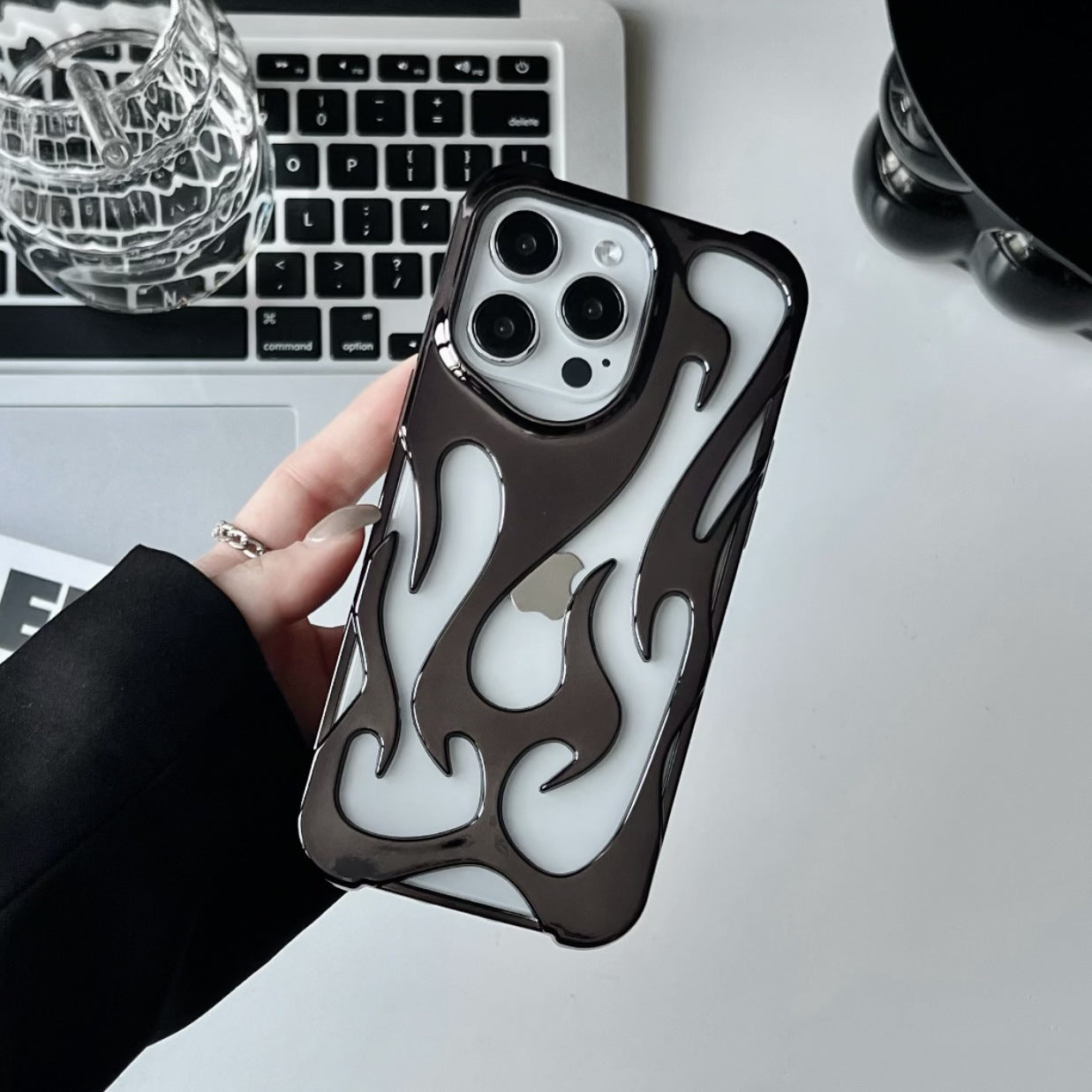 Summer heat dissipation hollow out suitable for iPhone 16 Promax phone case Apple 13 simple anti drop protective case