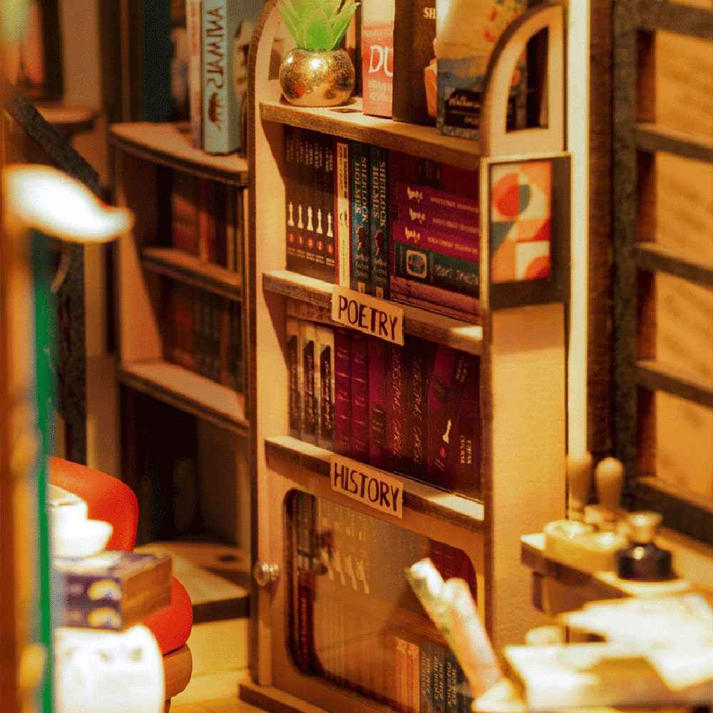 Rolife Shakespeare Bookstore Book Nook Model Kit