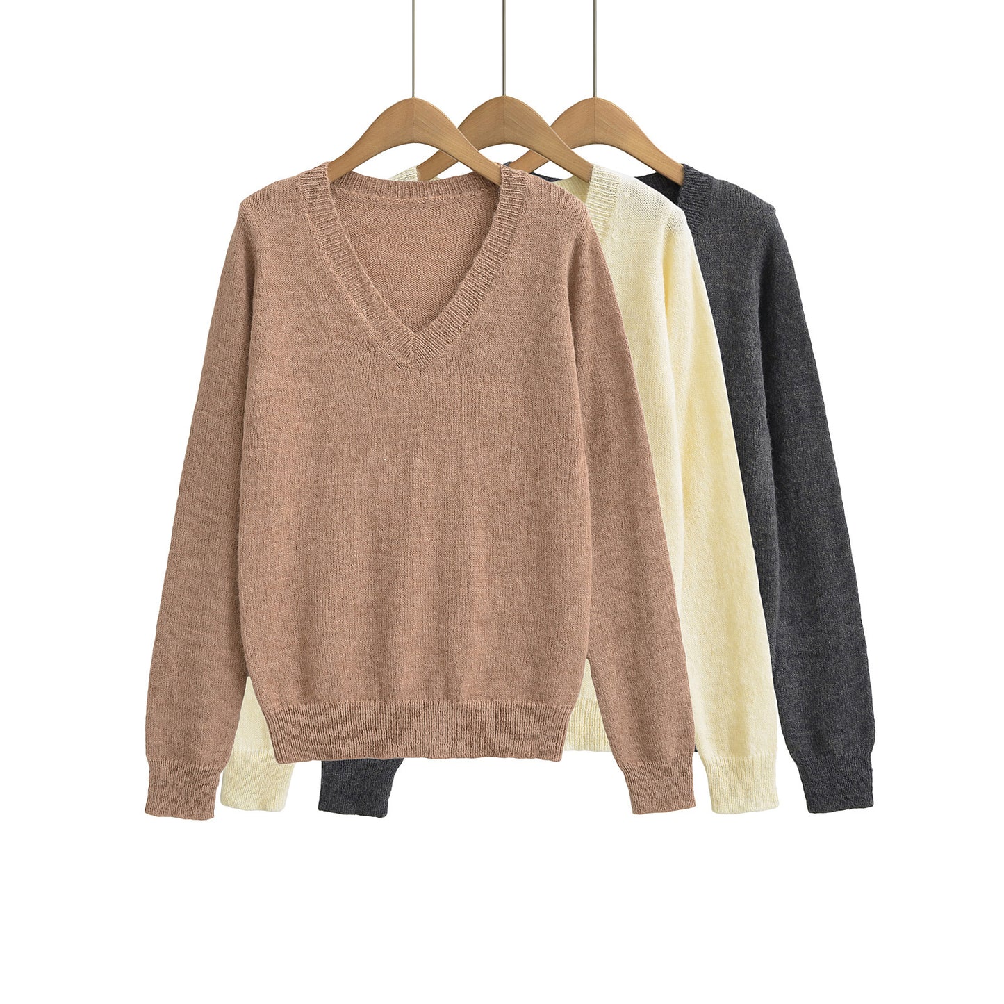 Solid color V-neck long sleeved sweater