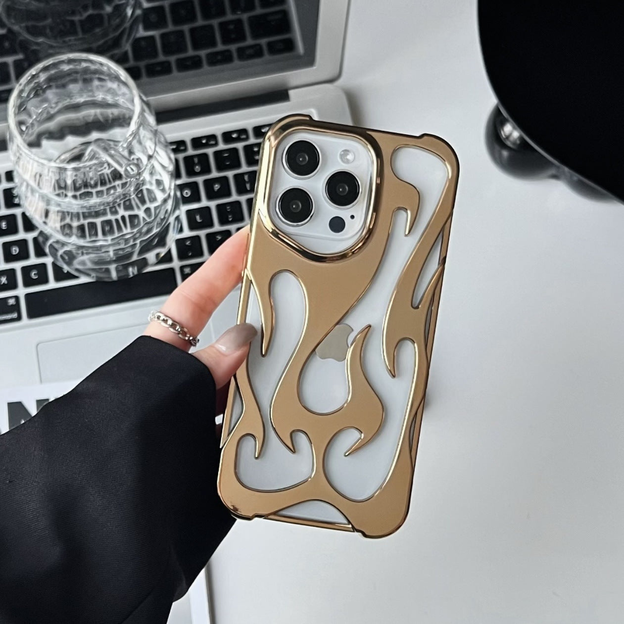 Summer heat dissipation hollow out suitable for iPhone 16 Promax phone case Apple 13 simple anti drop protective case
