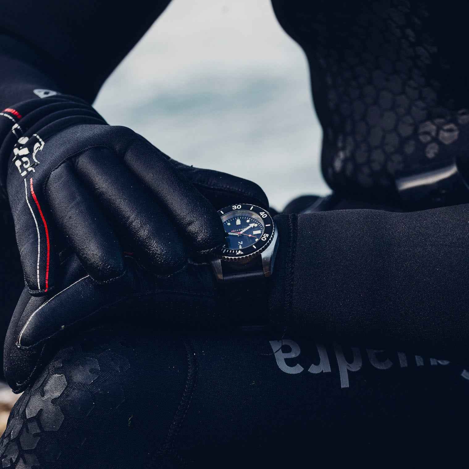 'Arctic' 500m Dive Watch (43mm) | Pitch Black