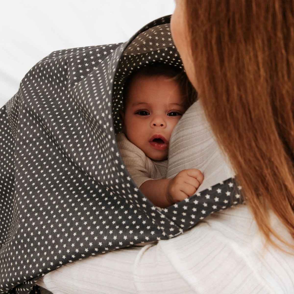 Breastfeed Apron - White Stars-Clearance