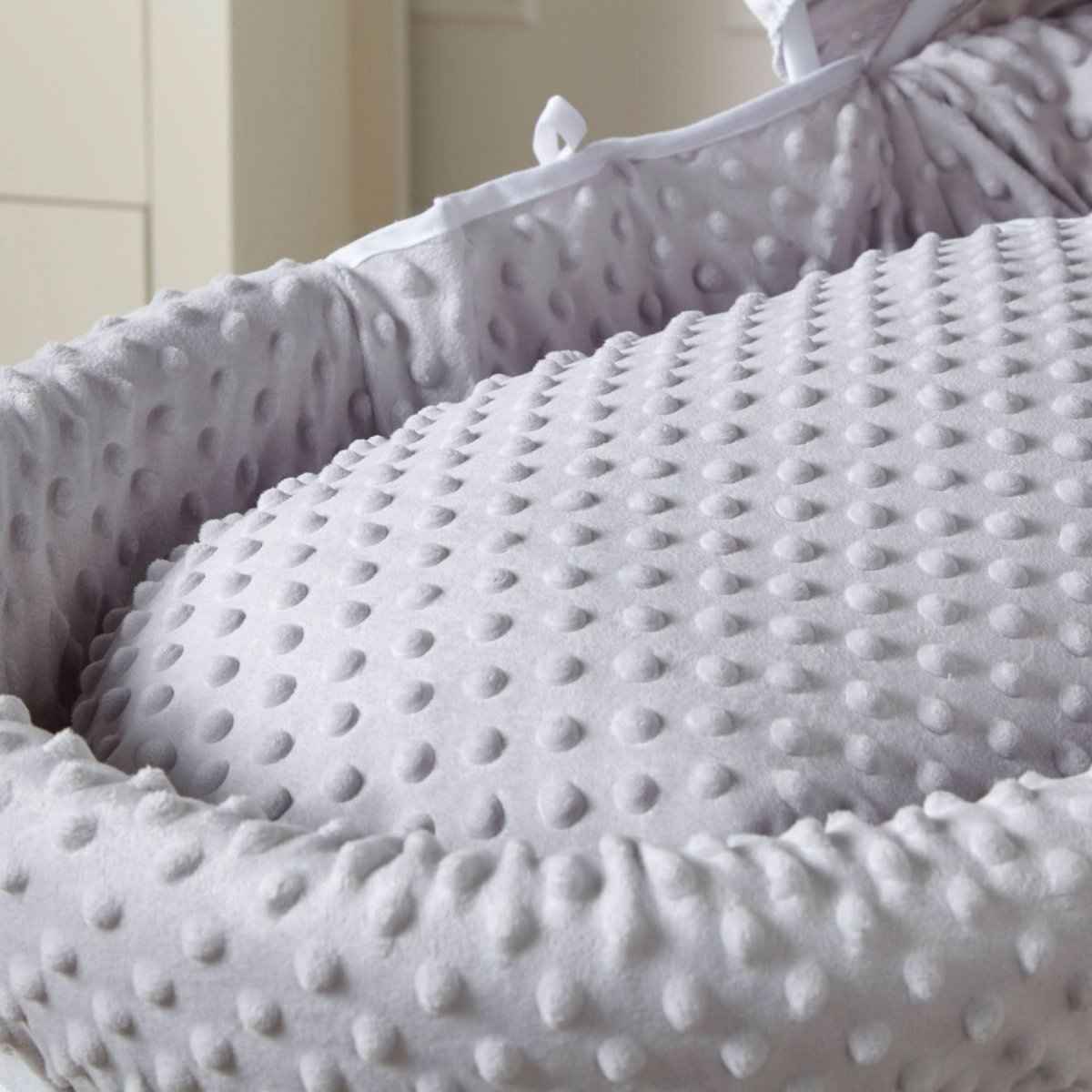 Grey Dimple White Wicker Baby Moses Basket With Stand