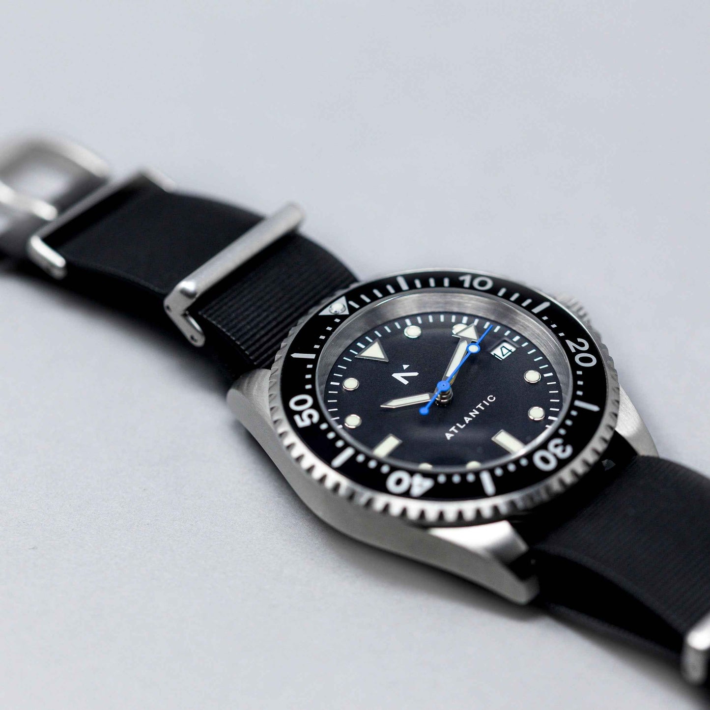 Natural Rubber NATO Watch Strap | Seal Black (20mm)